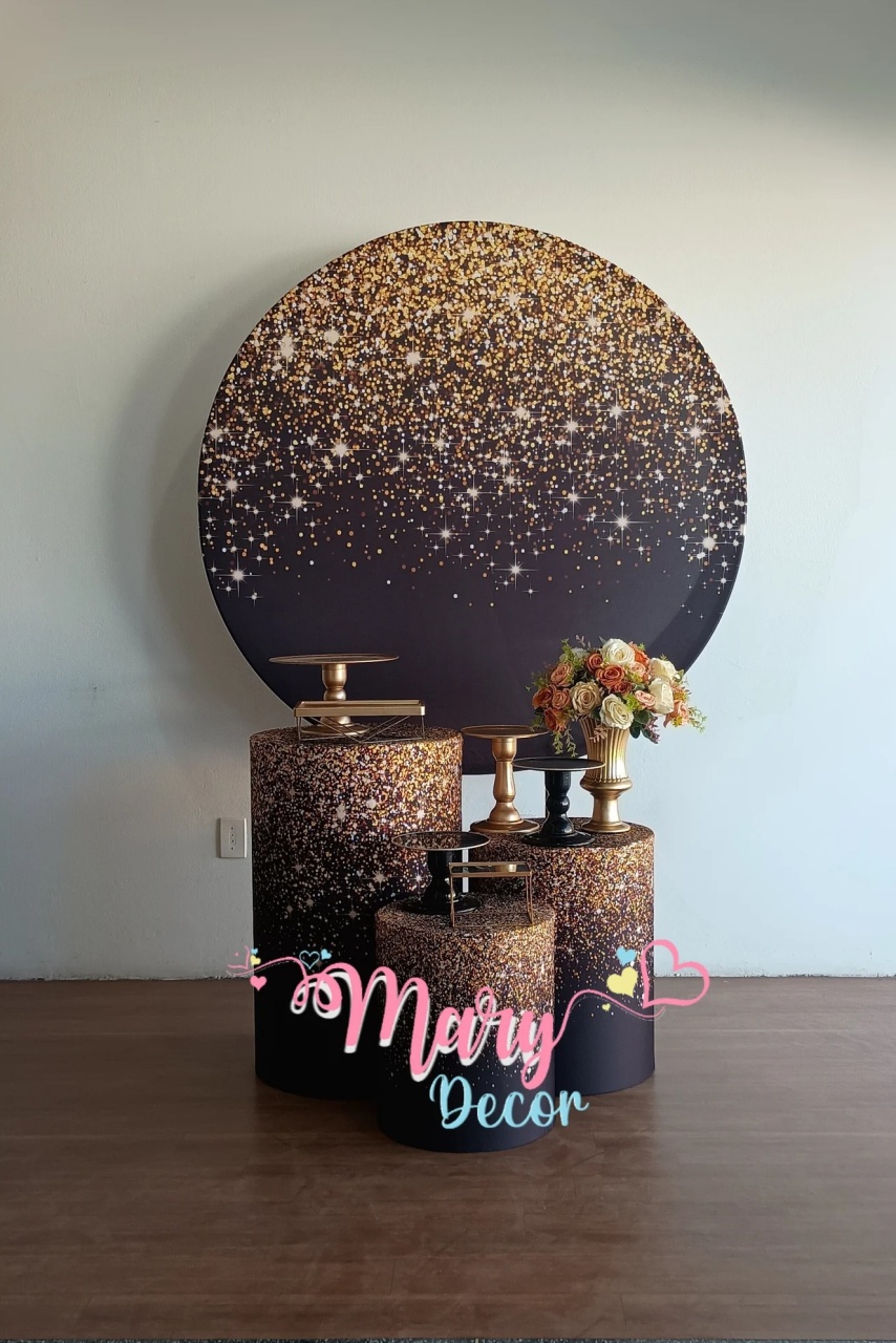 Preto E Dourado (Só Um Bolinho Adulto)  - Mary Decor Festas & Locações