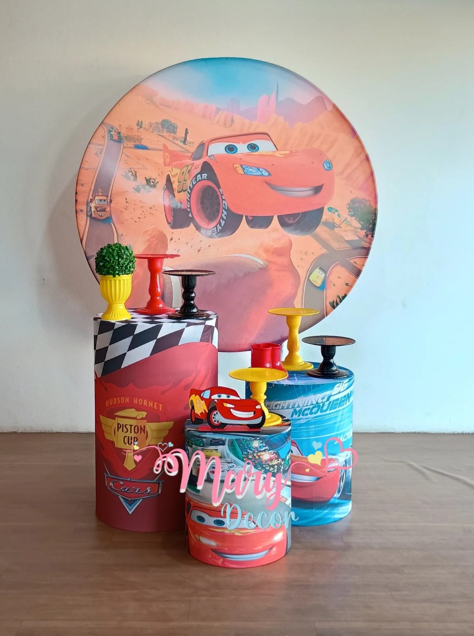 Carros Kit  Só Um Bolinho  - Mary Decor Festas & Locações