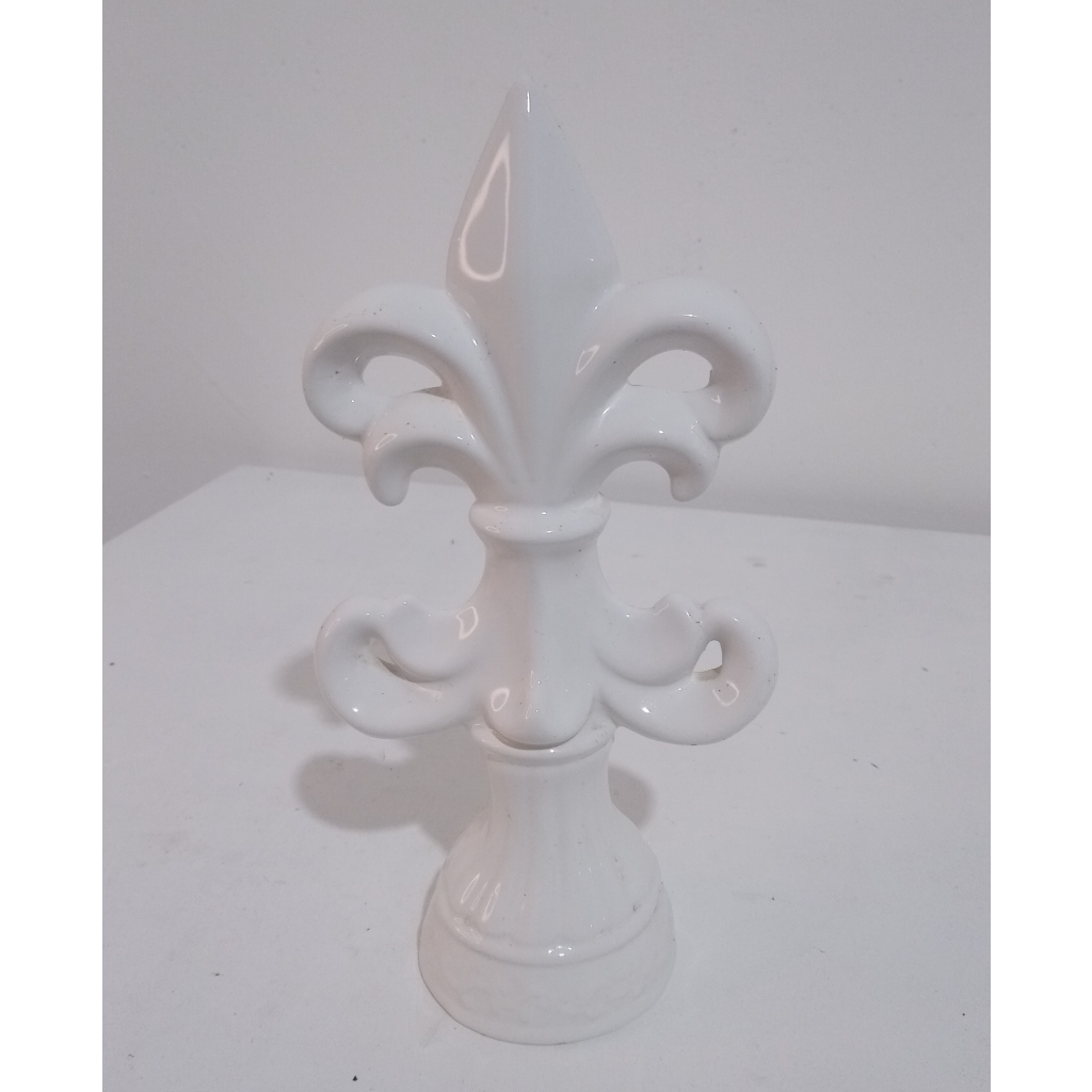 Ceramica Branca Flor de Liz - Mary Decor Festas & Locações