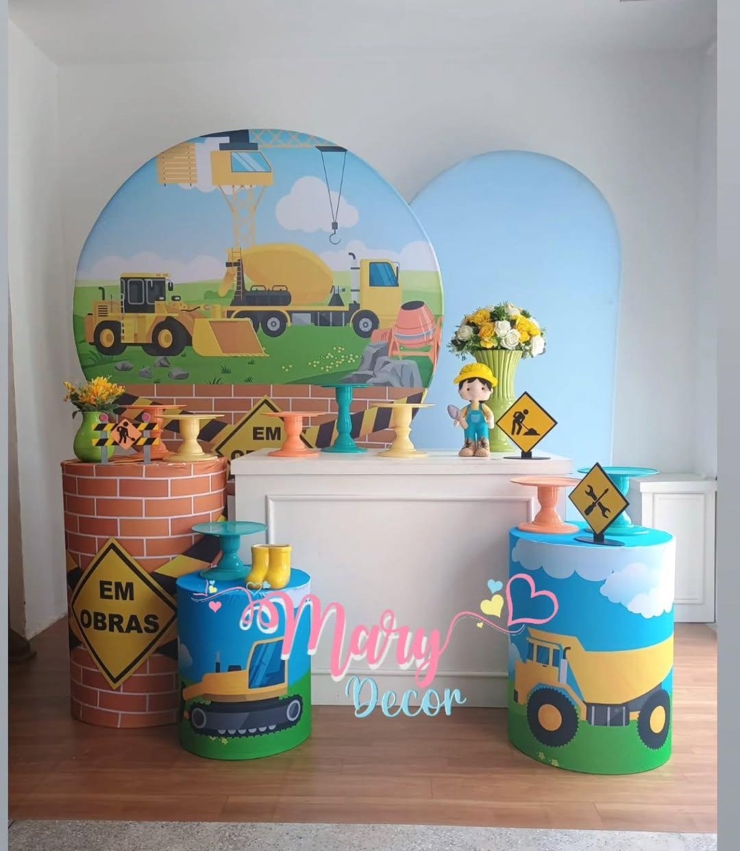 Em Obras/ Contrutor  Kit Comemore  - Mary Decor Festas & Locações