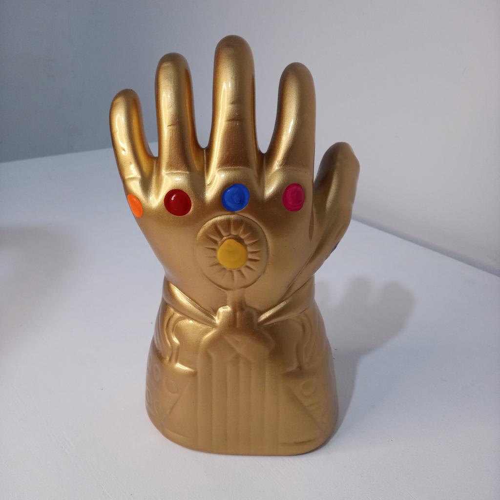 Mao Do Thanos Herois - Mary Decor Festas & Locações