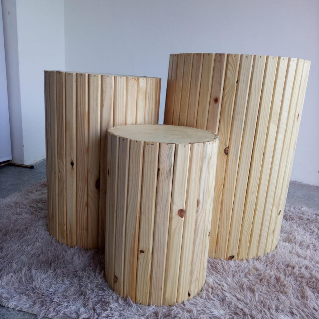 Trio Cilindro Ripado Em Pinus - Mary Decor Festas & Locações