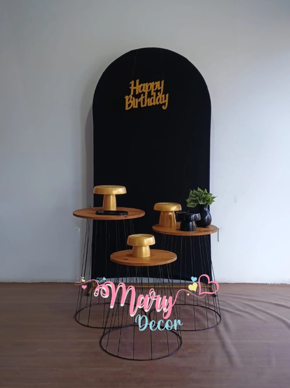 Kit Meu Dia Preto  E Dourado   - Mary Decor Festas & Locações
