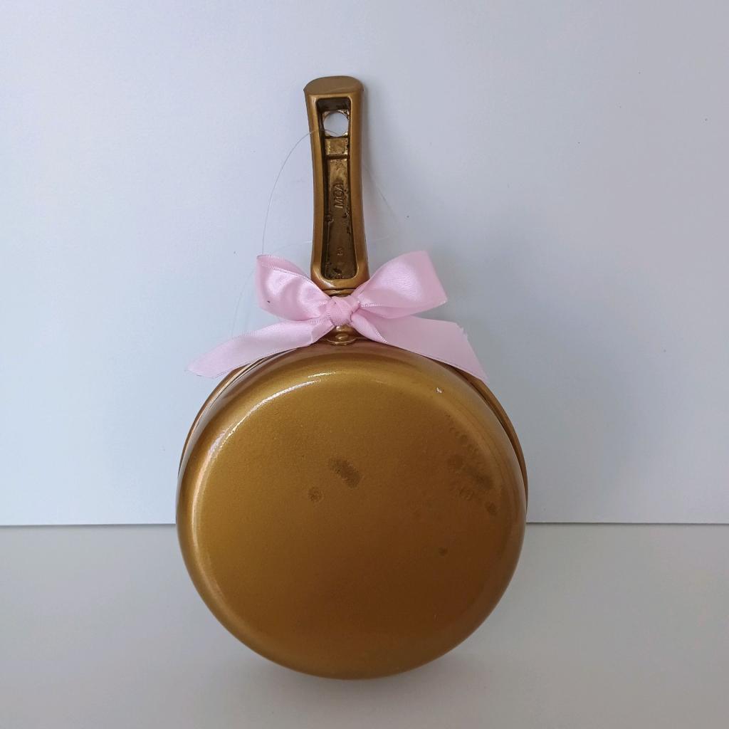 Panela P Dourado Chá de Panelas - Mary Decor Festas & Locações