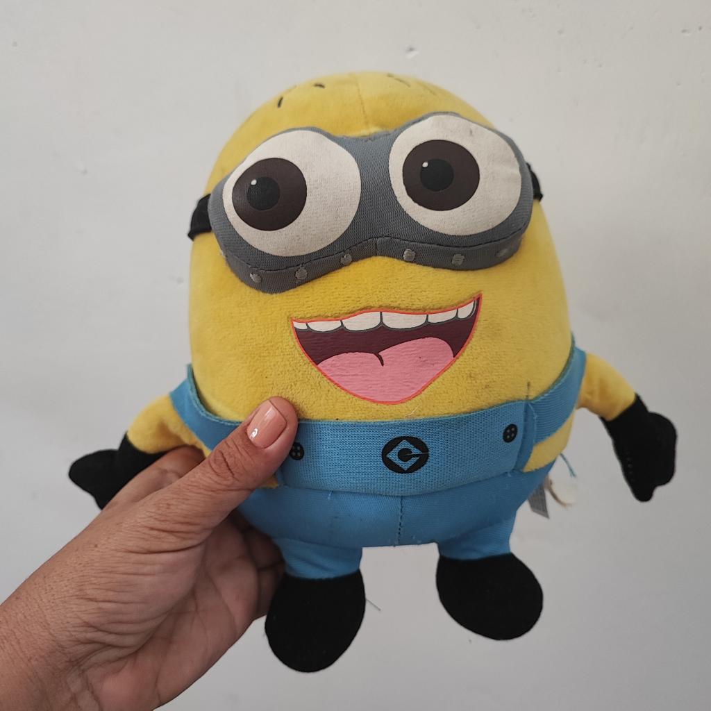 Pelucia Minion M - Mary Decor Festas & Locações