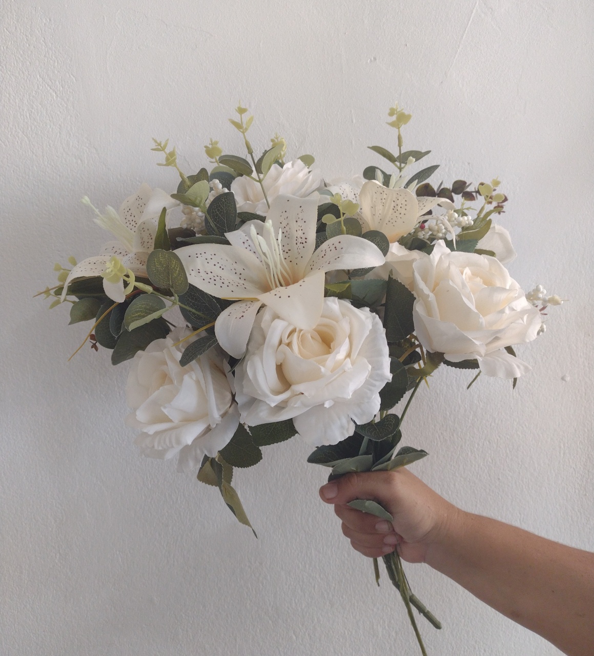 Arranjo Branco M - Mary Decor Festas & Locações
