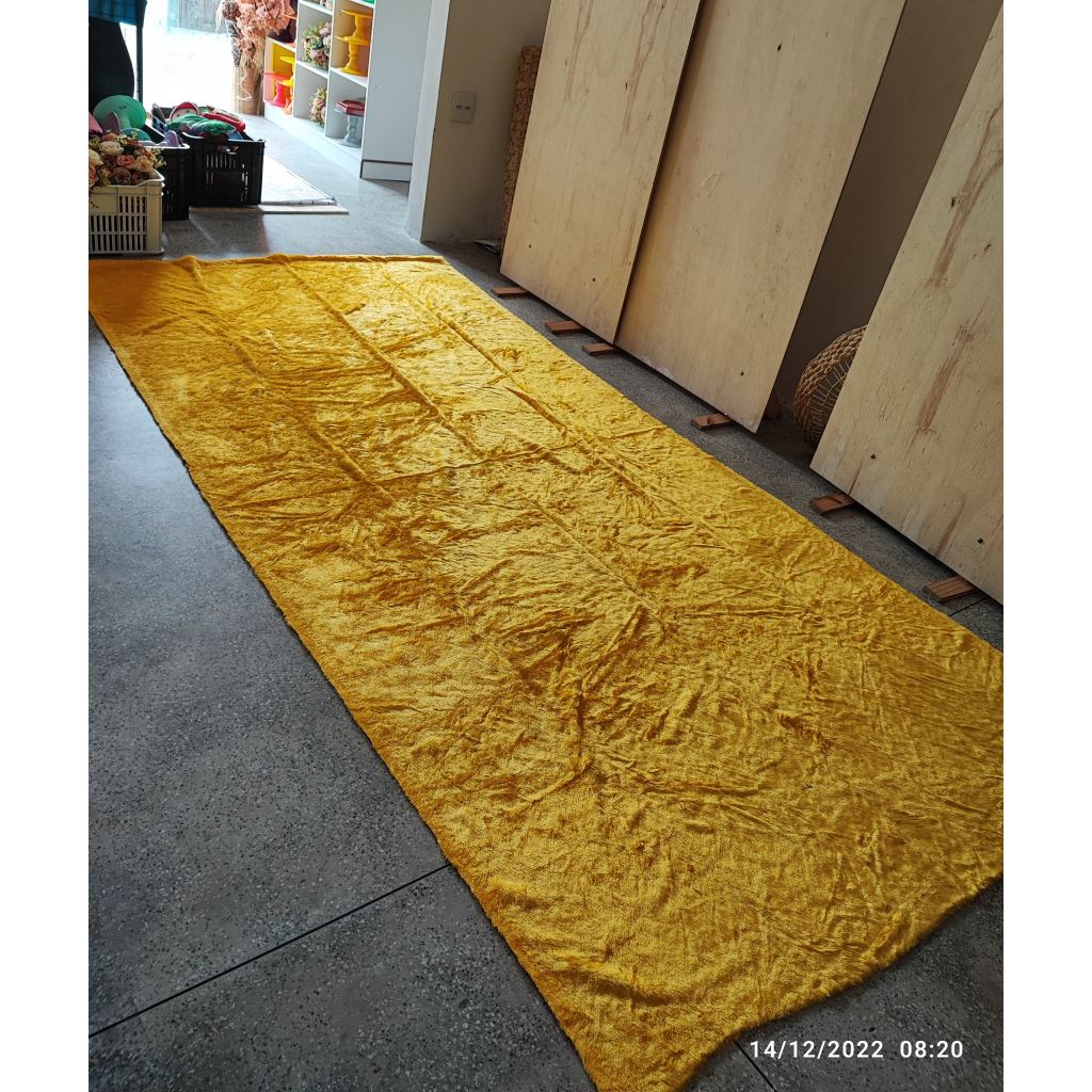 Tapete Pelucia Amarelo - Mary Decor Festas & Locações