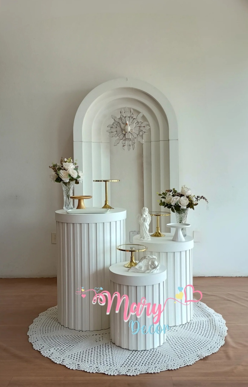 Composição Batizado Branco E Dourado - Mary Decor Festas & Locações