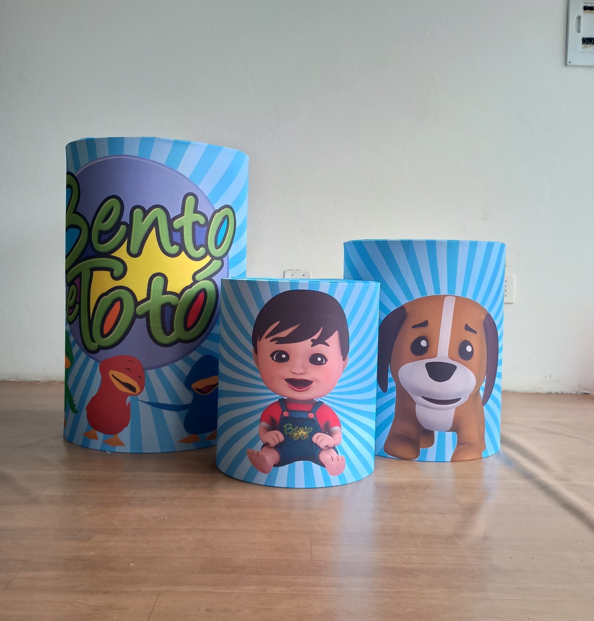 Trio de Capas de Cilindros Bento E Toto - Mary Decor Festas & Locações