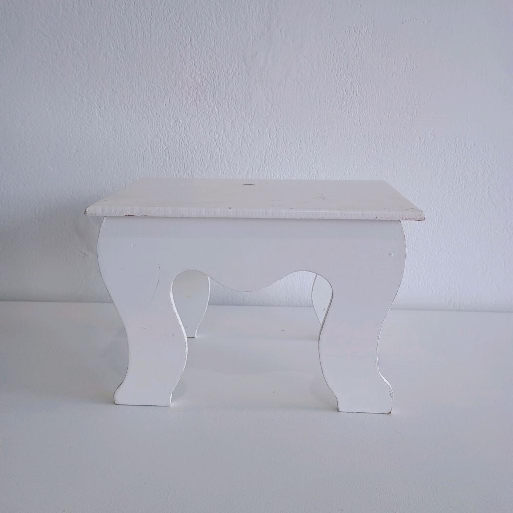 Banquinho de Mesa P Branco - Mary Decor Festas & Locações