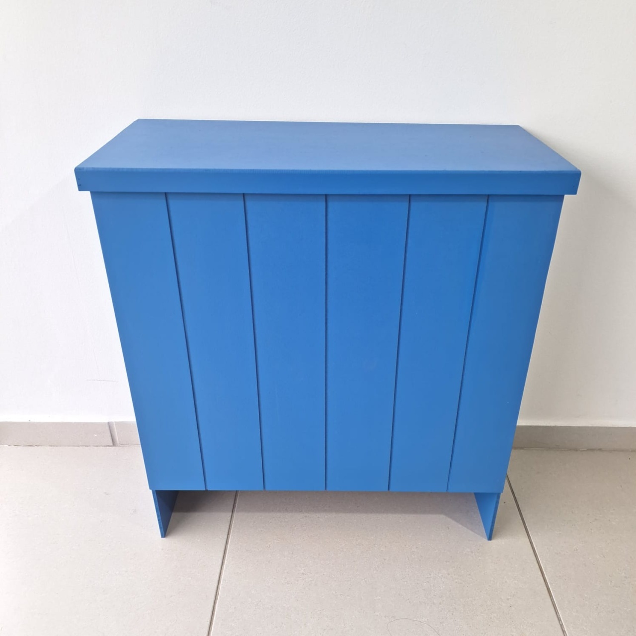 Cômoda Fake Ripada Azul - Artebelle Comemorações