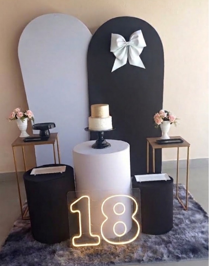Kit Preto E Branco Com Led - Maria Luiza Cardoso Barbosa