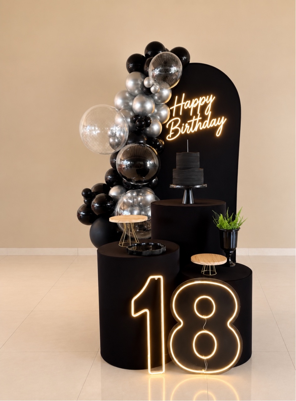 Kit Black 18 Anos Com Led E Balões - Maria Luiza Cardoso Barbosa