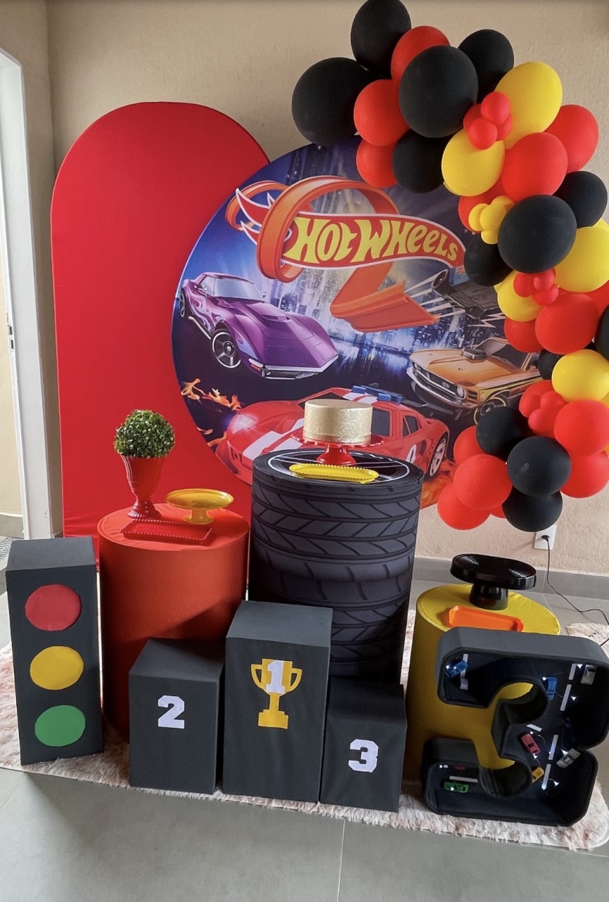 Kit Hot Wheels Com Balões - Maria Luiza Cardoso Barbosa