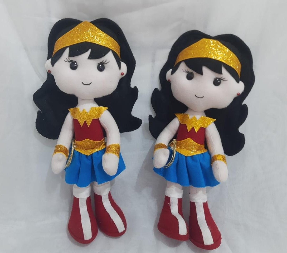 Kit de Pelúcias Mulher Maravilha  - Michelle Almeida Festas 