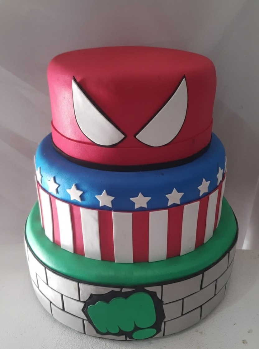 Bolo Fake Homem Aranha. - Michelle Almeida Festas 
