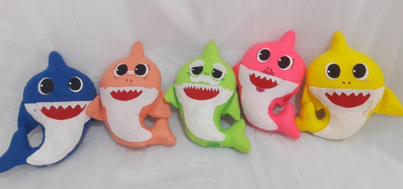 Kit de Pelúcias Baby Shark  - Michelle Almeida Festas 