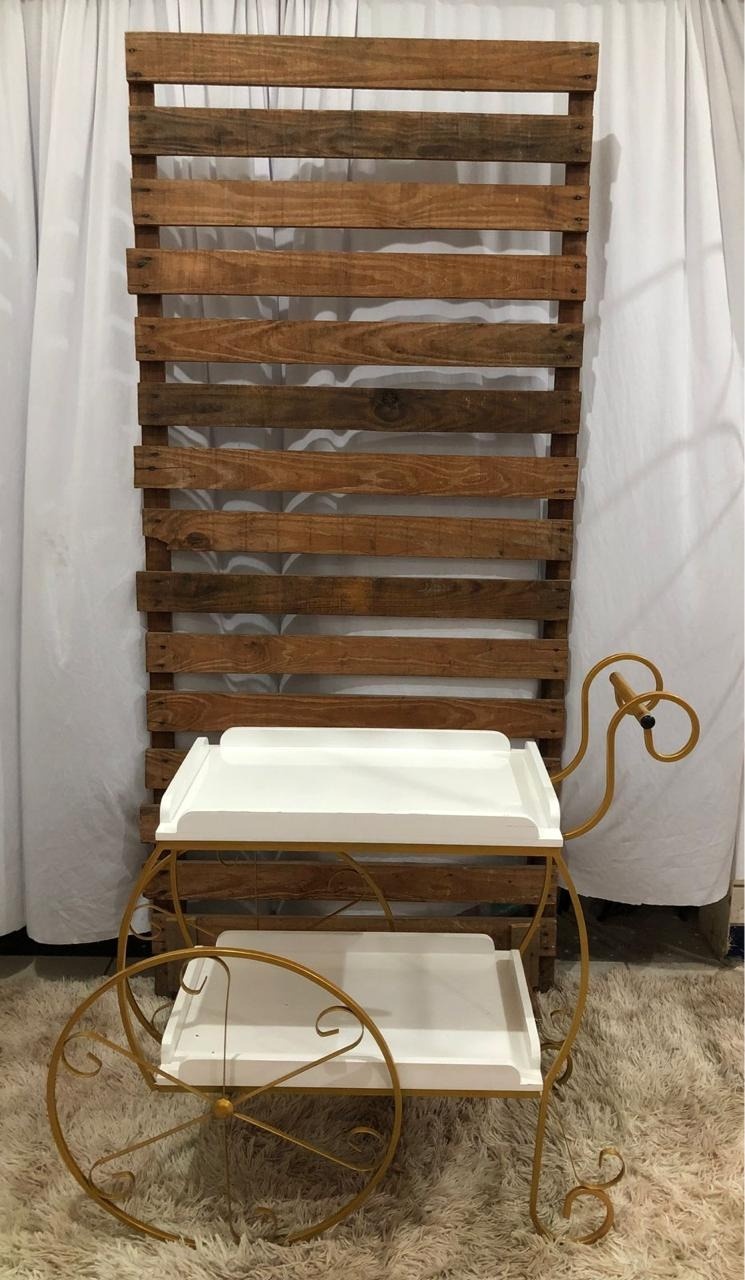 Carrinho de Chá Branco Com Dourado  - Michelle Almeida Festas 