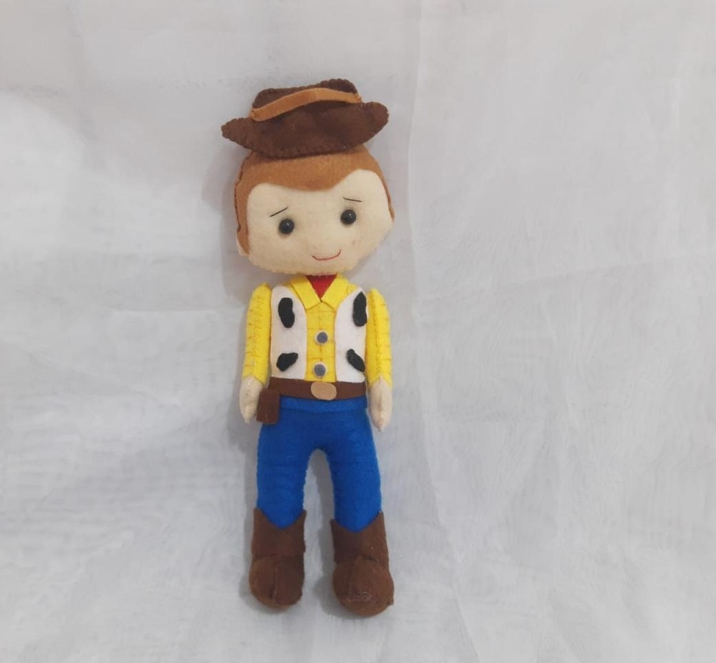 Feltro Woody Toy Story  - Michelle Almeida Festas 
