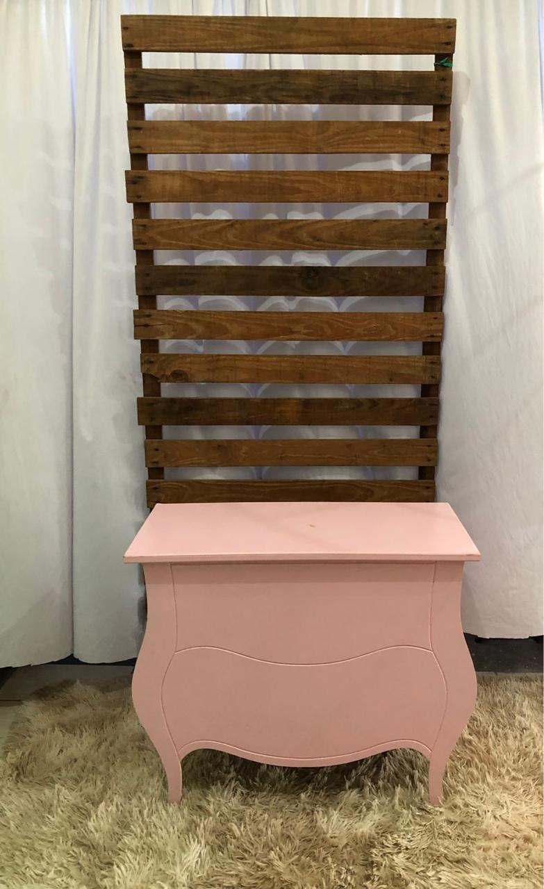 Mesa Cômoda Fake Rosa Claro   - Michelle Almeida Festas 
