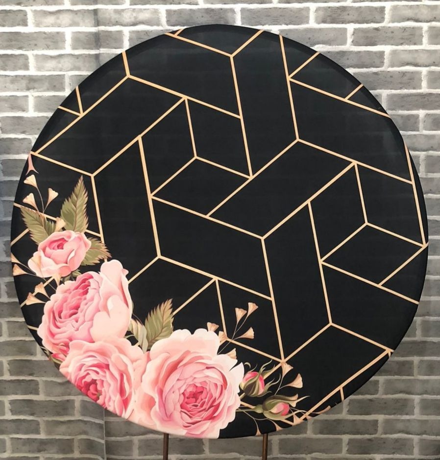 Painel Redondo  Preto Com Flores  - Michelle Almeida Festas 