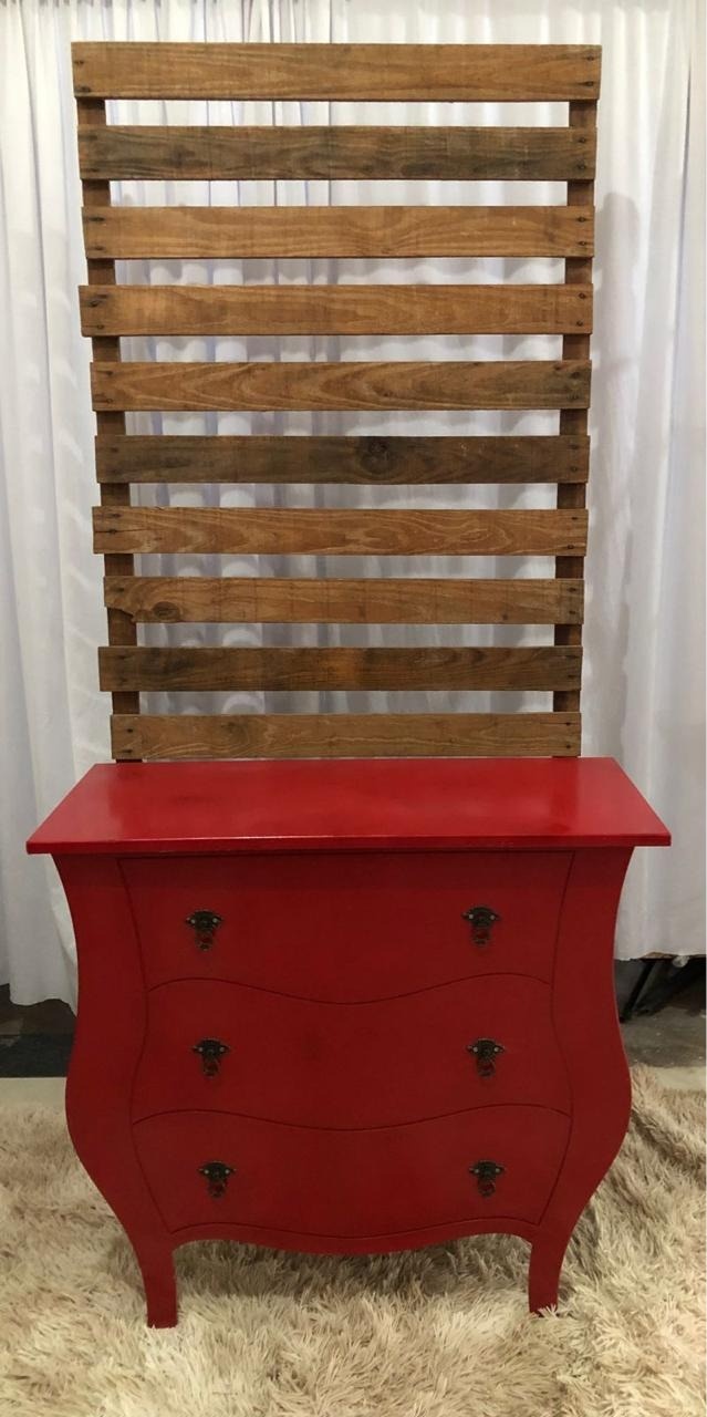 Mesa Cômoda Fake Vermelha - Michelle Almeida Festas 