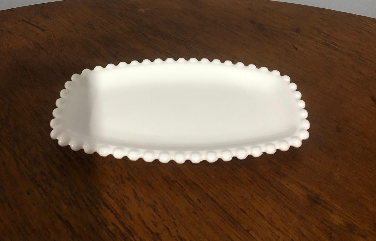 Bandeja Ret. Bx. Bolinha Br 20X12Cm - Beck Decorações