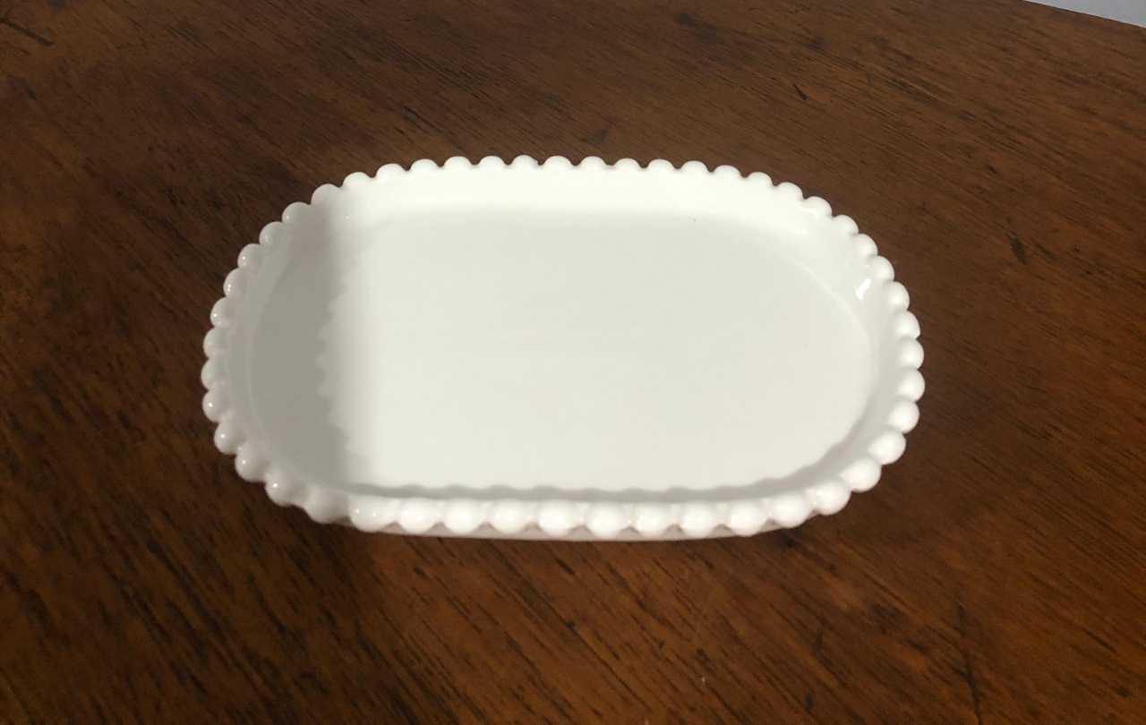 Bandeja Bx Oval Bolinha Br 18X12Cm - Beck Decorações