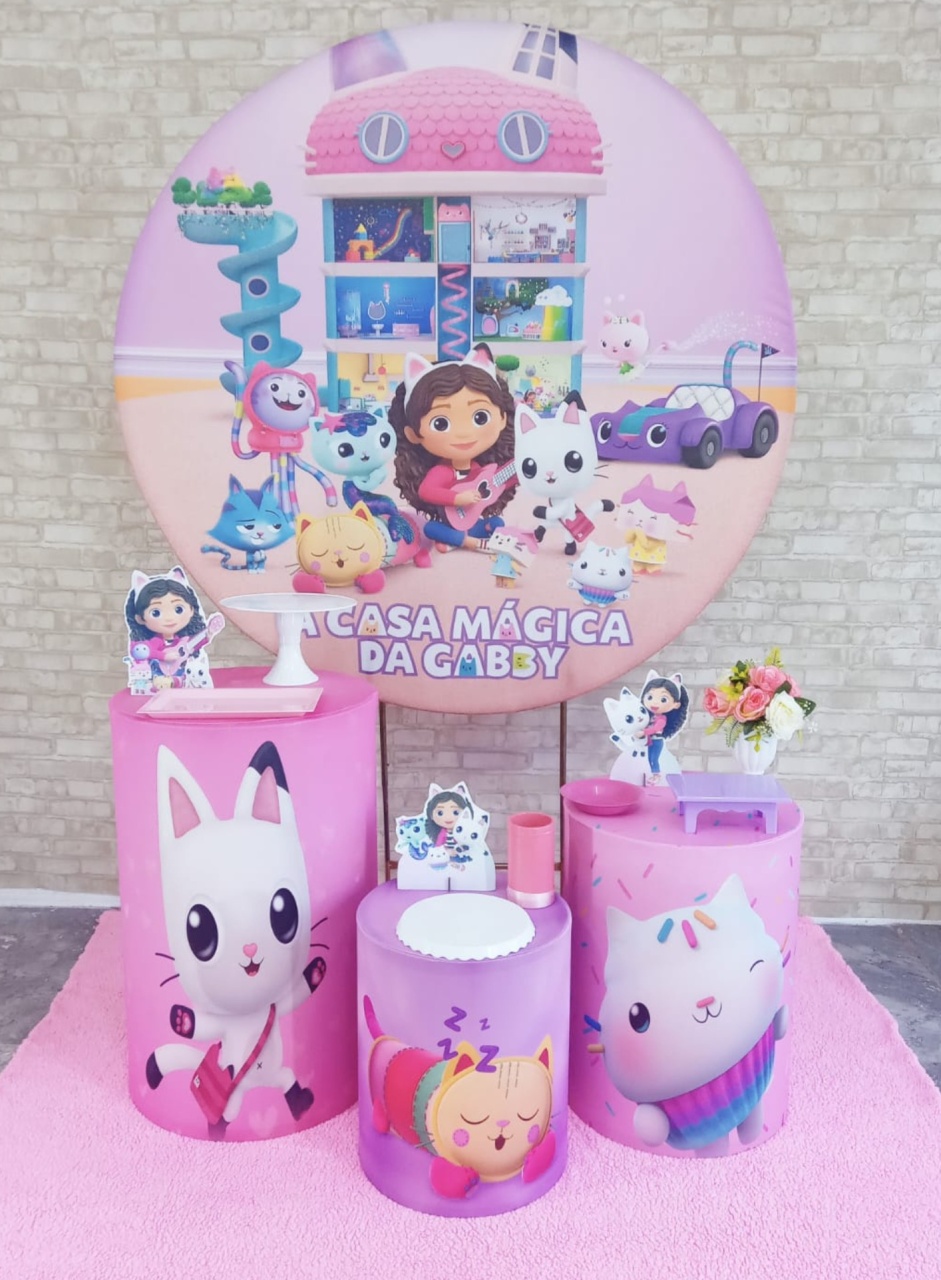 Alugar Tema Para Decoração de Festa Casa Mágica da Gabby (Modelo 1) - Majas Pegue e Monte