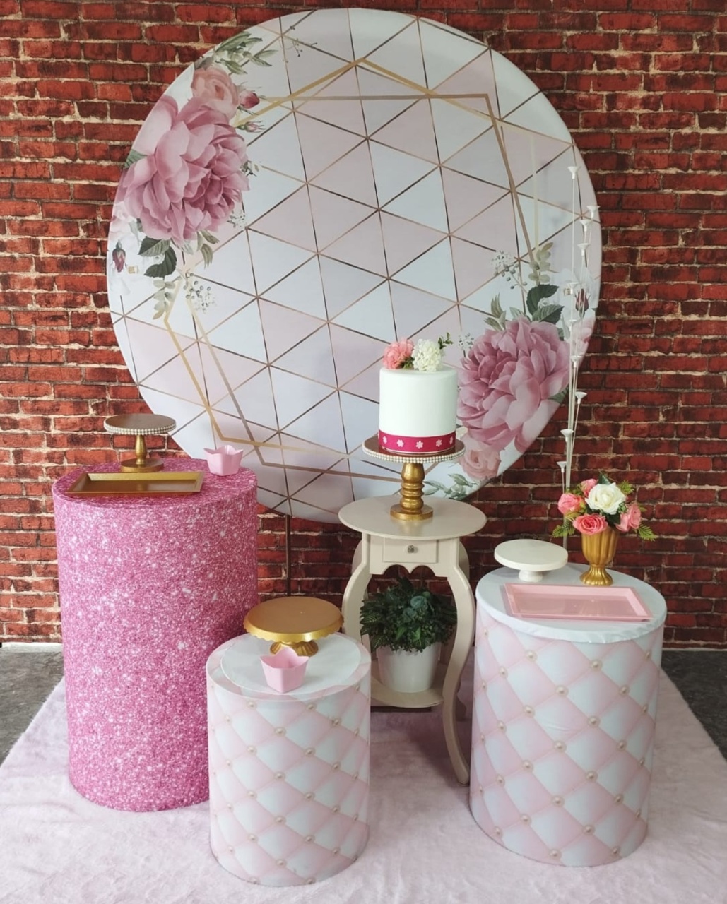 Alugar Tema Para Decoração de Festa Floral Geometrico Rosa (Modelo 3) - Majas Pegue e Monte
