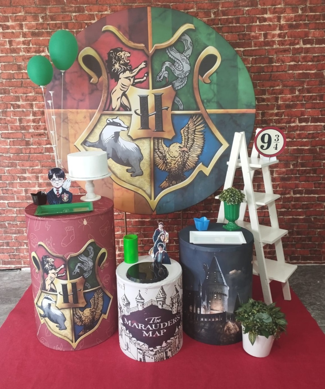 Alugar Tema Para Decoração de Festa Harry Potter (Modelo 2) - Majas Pegue e Monte
