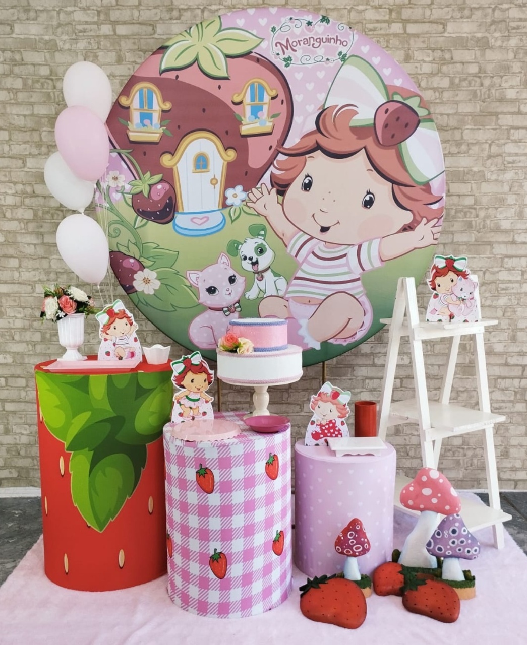 Alugar Tema Para Decoração de Festa Moranguinho Baby (Modelo 2) - Majas Pegue e Monte