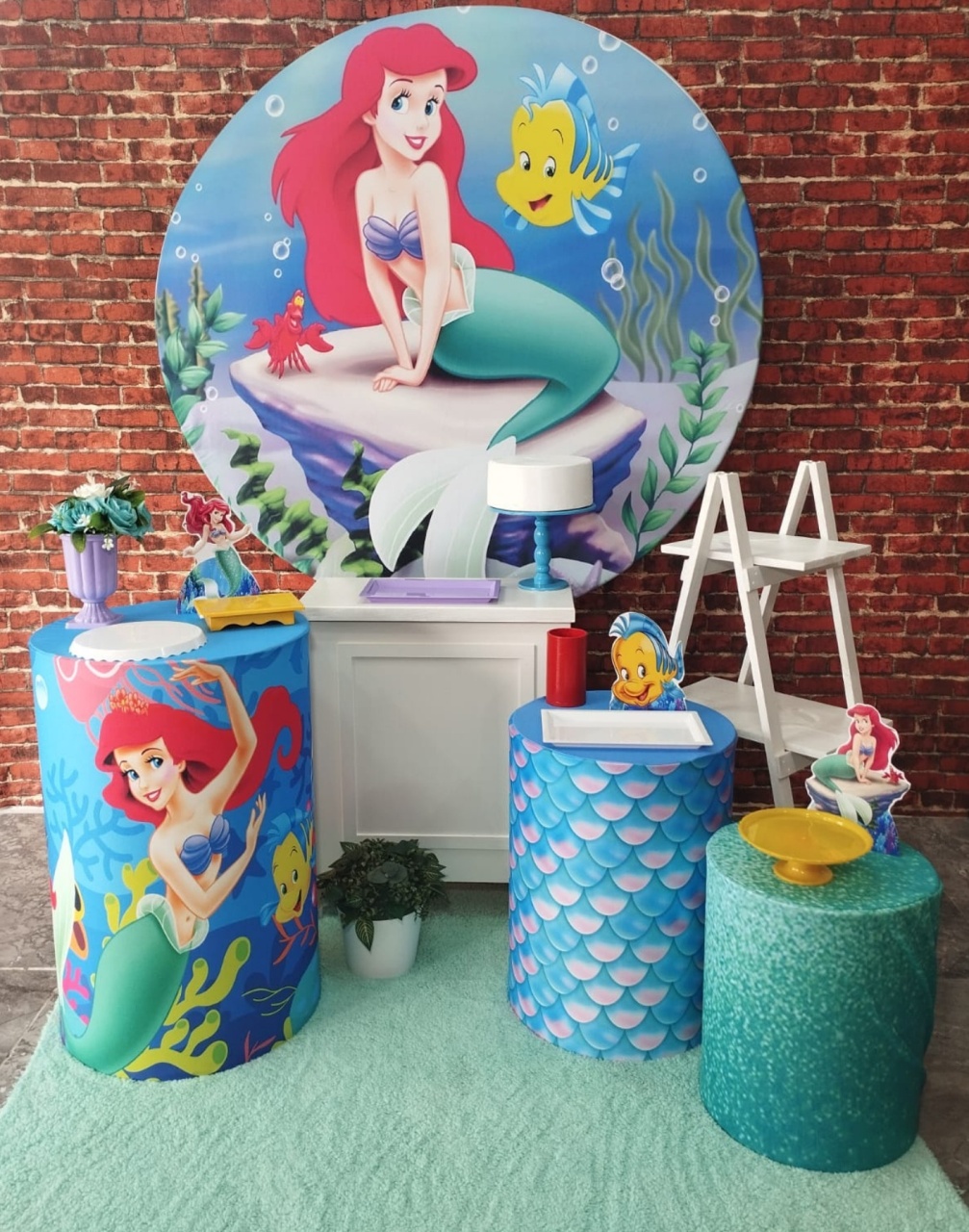 Alugar Tema Para Decoração de Festa Princesa Ariel-Pequena Sereia (Modelo 3) - Majas Pegue e Monte