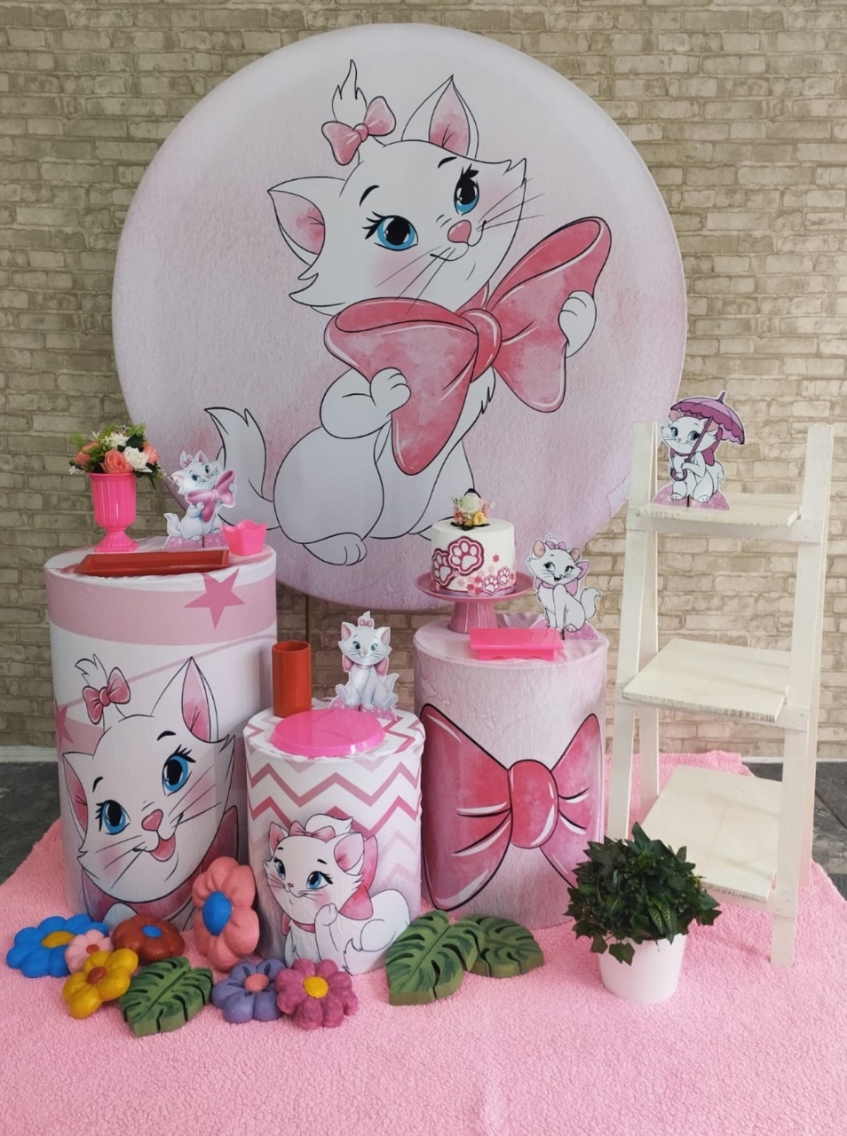 Alugar Tema Para Decoração de Festa Gata Marie (Modelo 2) - Majas Pegue e Monte