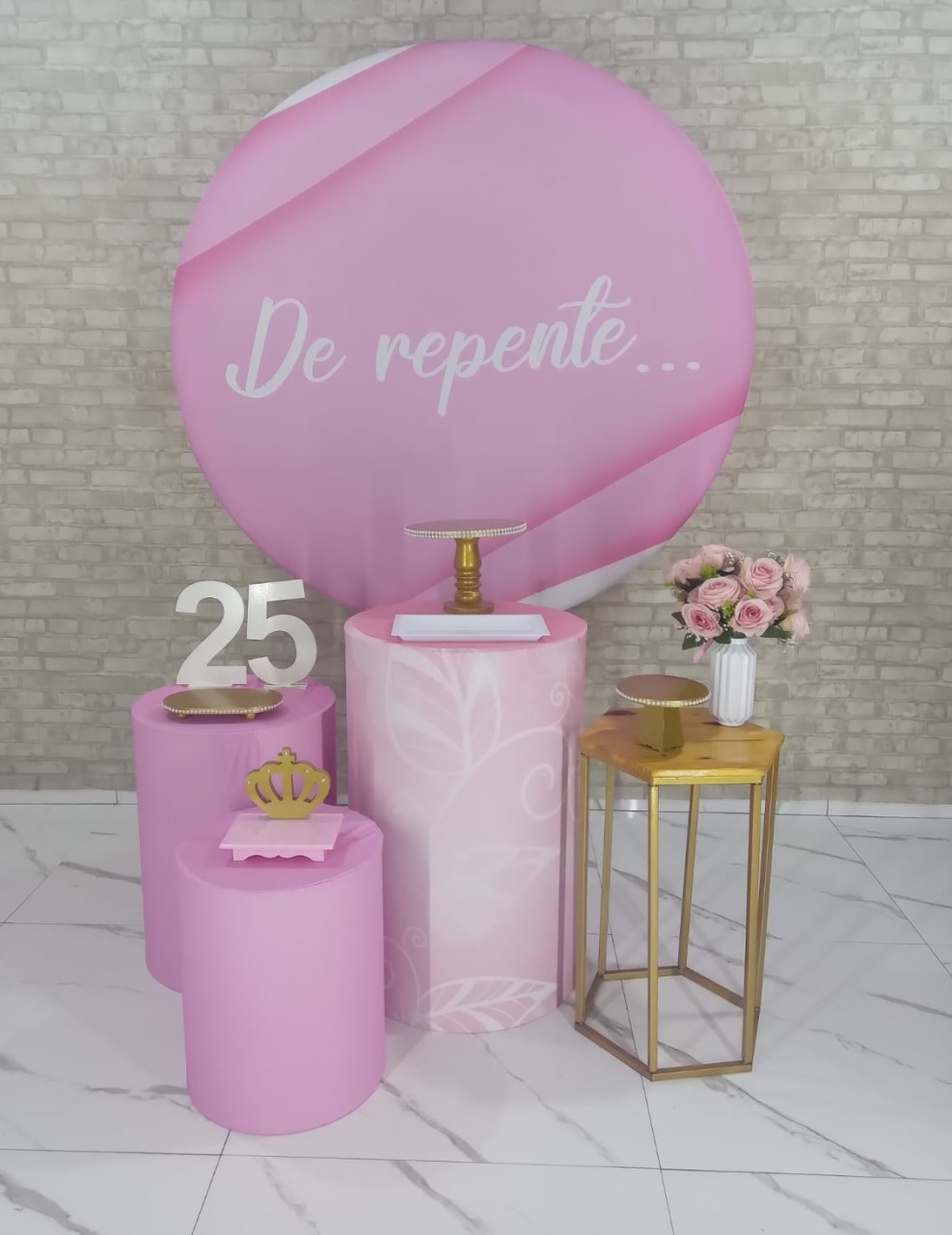 Alugar Tema Para Festa de Repente Rosa (Modelo 2) - Majas Pegue e Monte