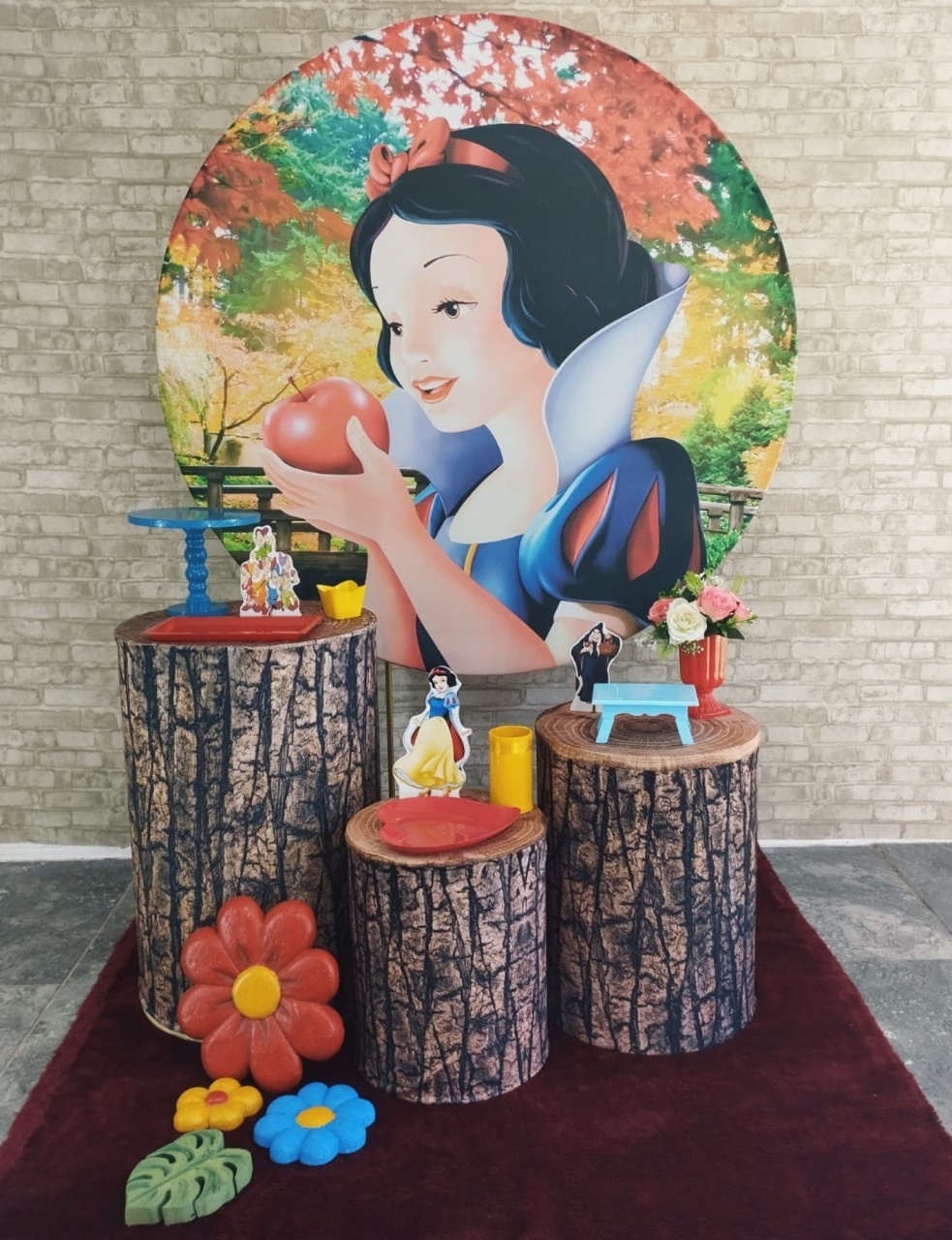 Alugar Tema Para Decoração de Festa Branca de Neve (Modelo 1) - Majas Pegue e Monte