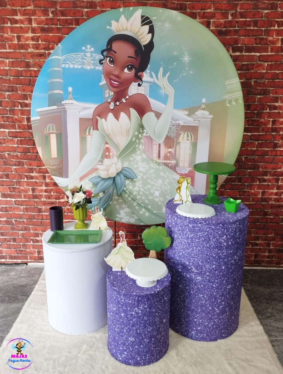 Alugar Tema Para Decoração de Festa Princesa Tiana (Modelo 1) - Majas Pegue e Monte