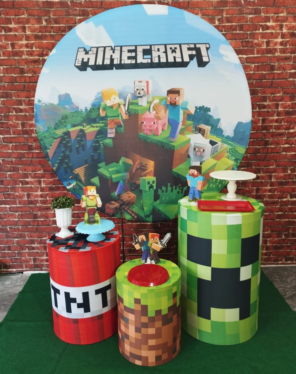 Alugar Tema Para Decoração de Festa Minecraft (Modelo 1) - Majas Pegue e Monte