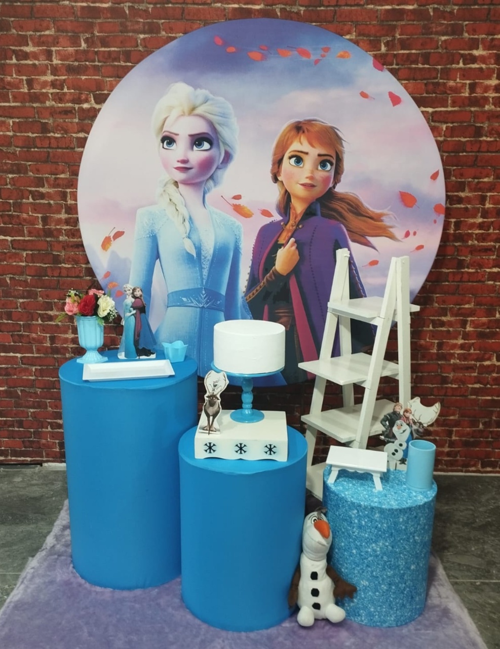 Alugue Tema Para Decoração de Festa Frozen 1 (Modelo 2) - Majas Pegue e Monte