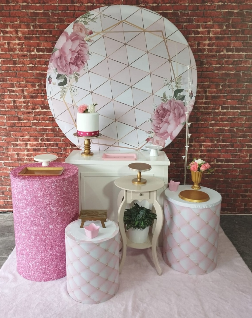 Alugar Tema Para Decoração de Festa Floral Geometrico Rosa (Modelo 4) - Majas Pegue e Monte