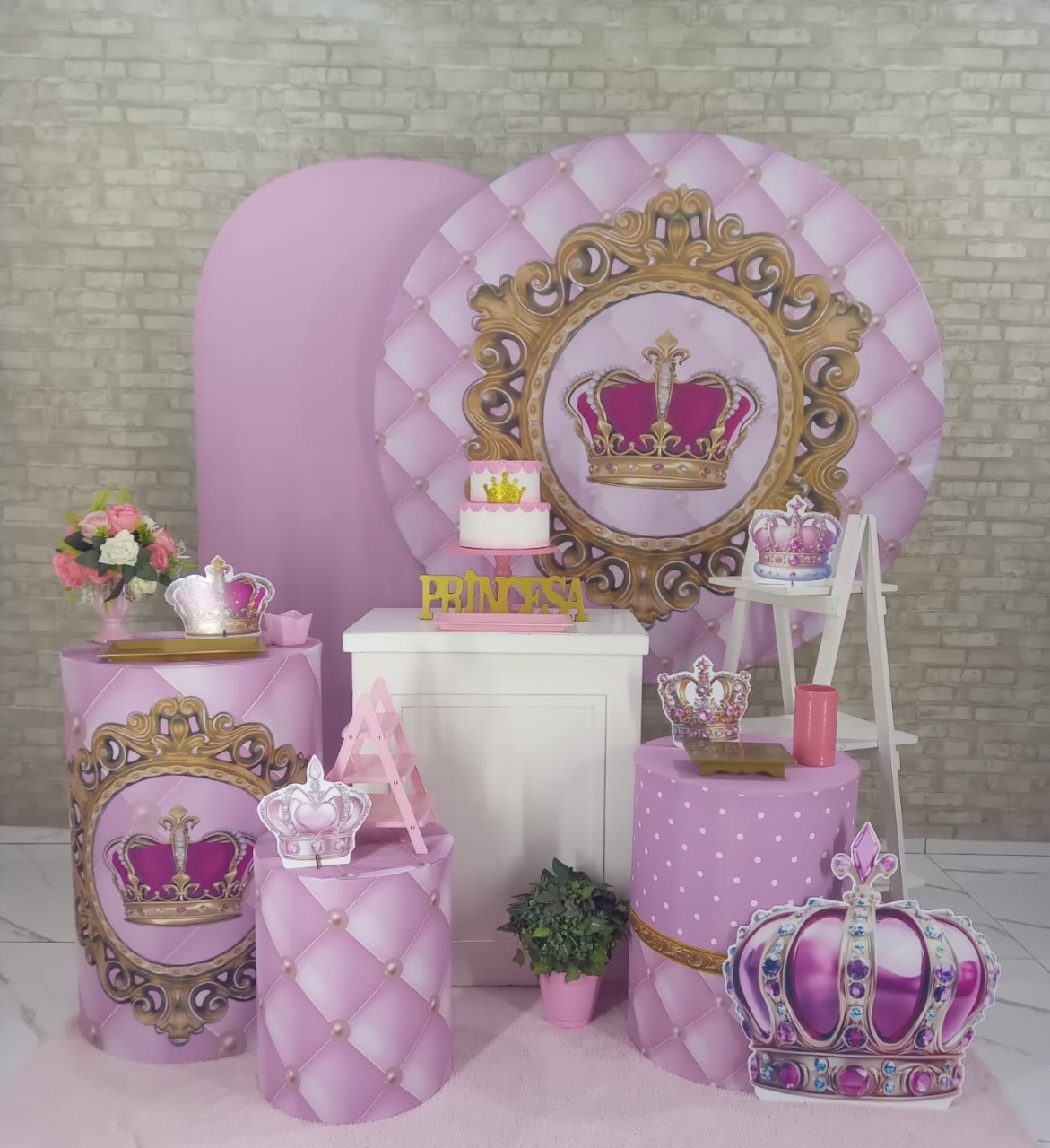 Alugar Tema Para Decoração de Festa Realeza (Modelo 3) - Majas Pegue e Monte