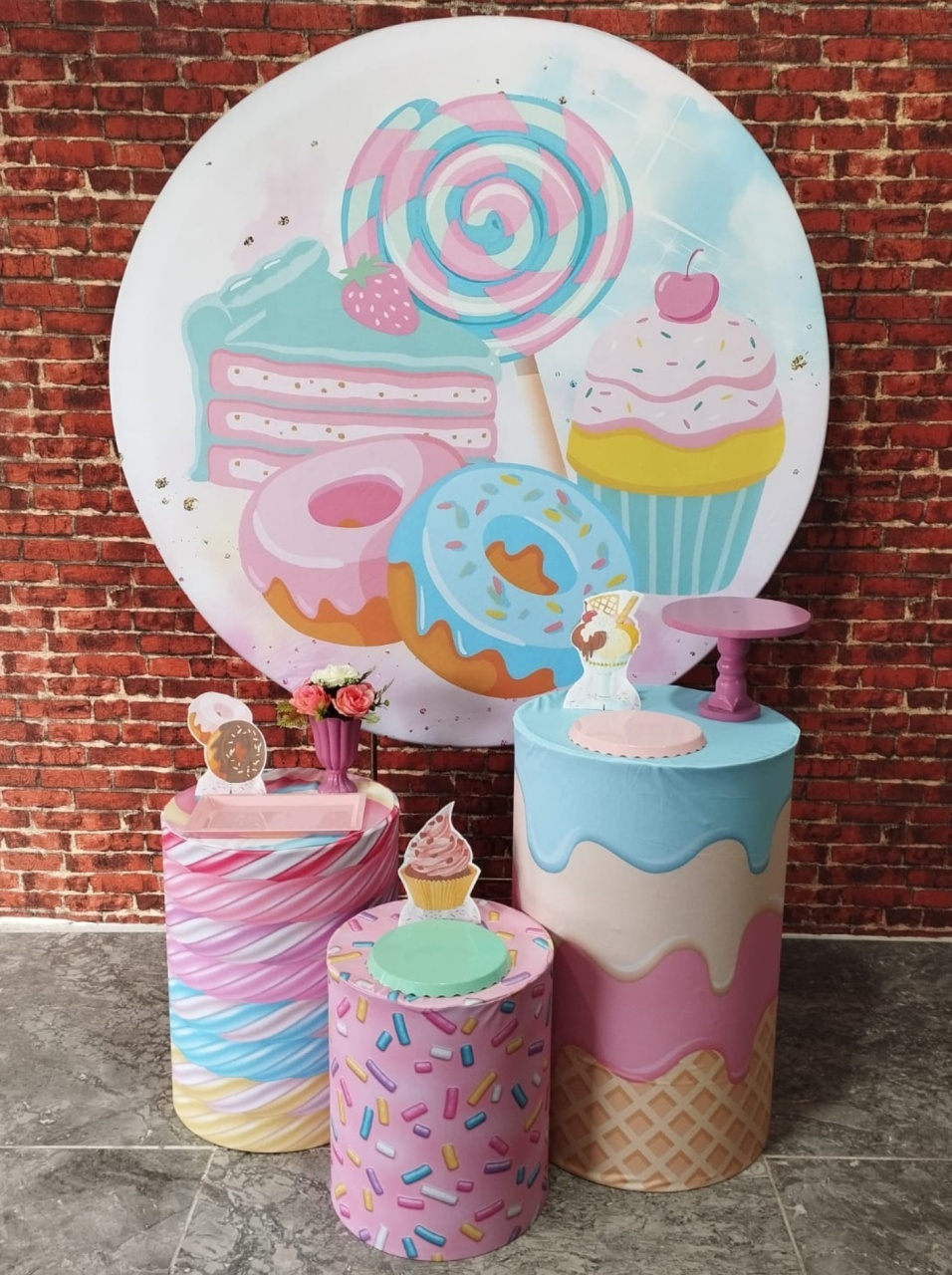 Alugar Tema Para Decoração de Festa Confeitaria Doces (Modelo 1) - Majas Pegue e Monte