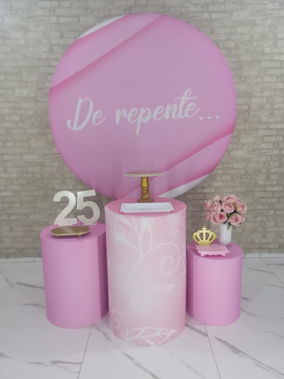 Alugar Tema Para Festa de Repente Rosa (Modelo 1) - Majas Pegue e Monte