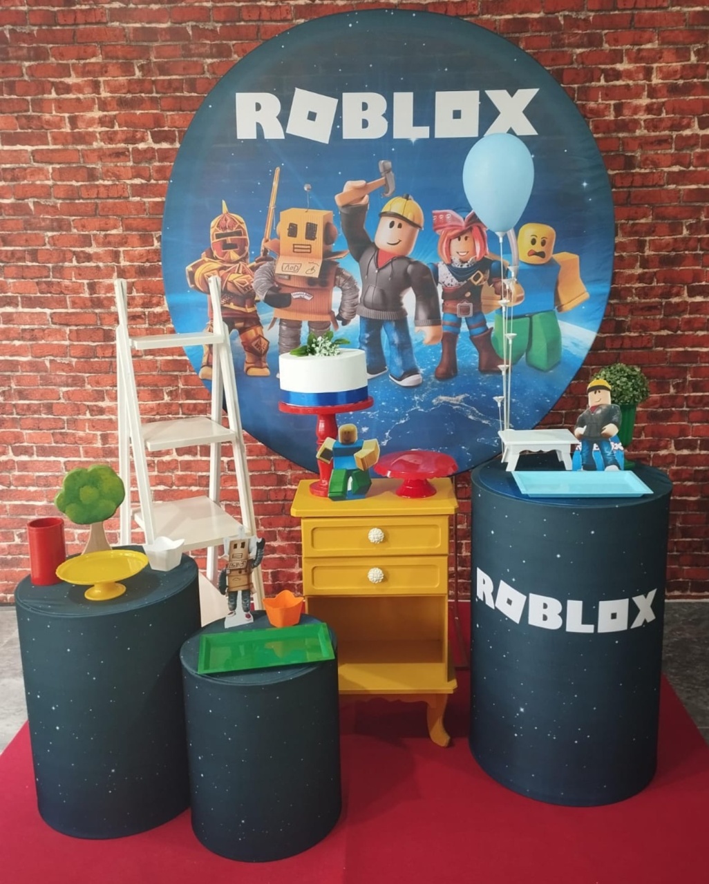 Alugar Tema Para Decoração de Festa Roblox (Modelo 2) - Majas Pegue e Monte