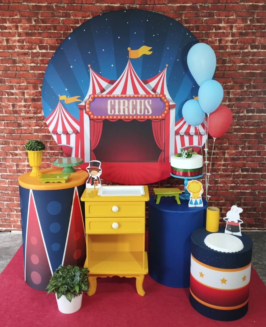 Alugar Tema Para Decoração de Festa Circo (Modelo 2) - Majas Pegue e Monte