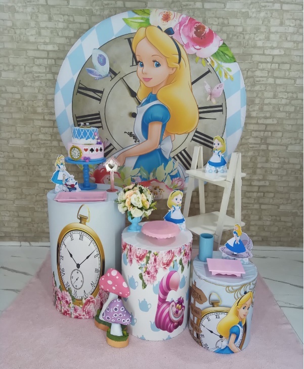 Aluguel de Tema Para Decoração de Festa Alice No País das Maravilhas (Modelo 2) - Majas Pegue e Monte
