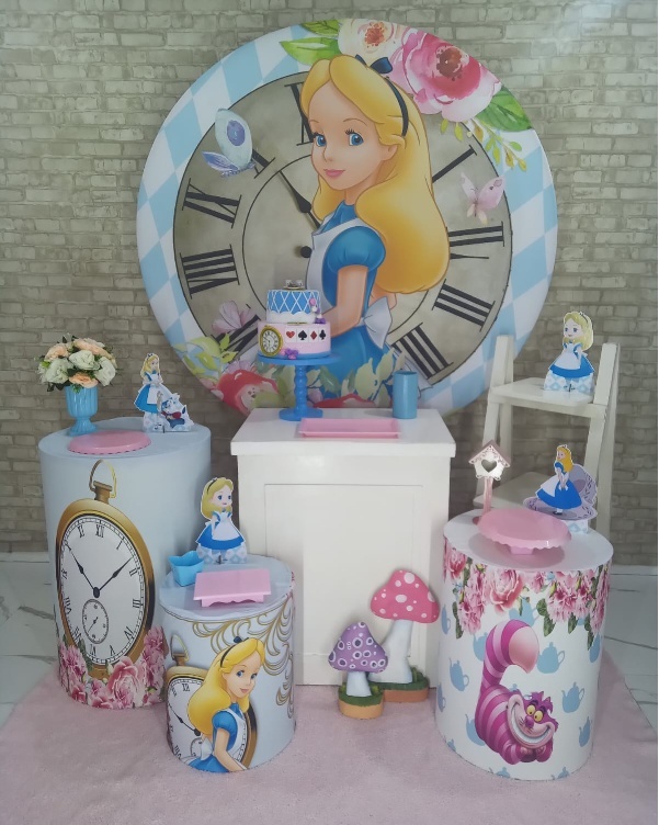 Aluguel de Tema Para Decoração de Festa Alice No País das Maravilhas (Modelo 3) - Majas Pegue e Monte