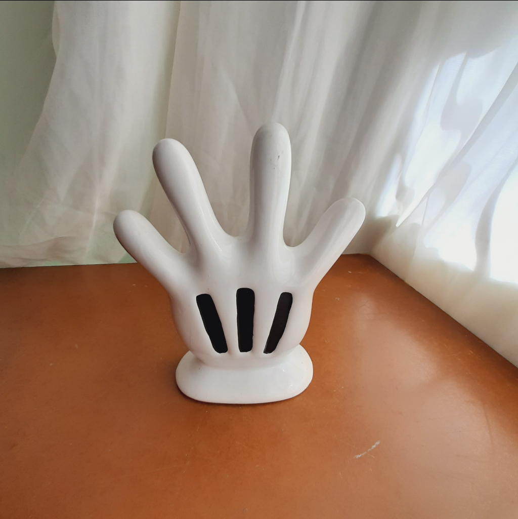 Mão Mickey Cerâmica - Maluhe decorações 
