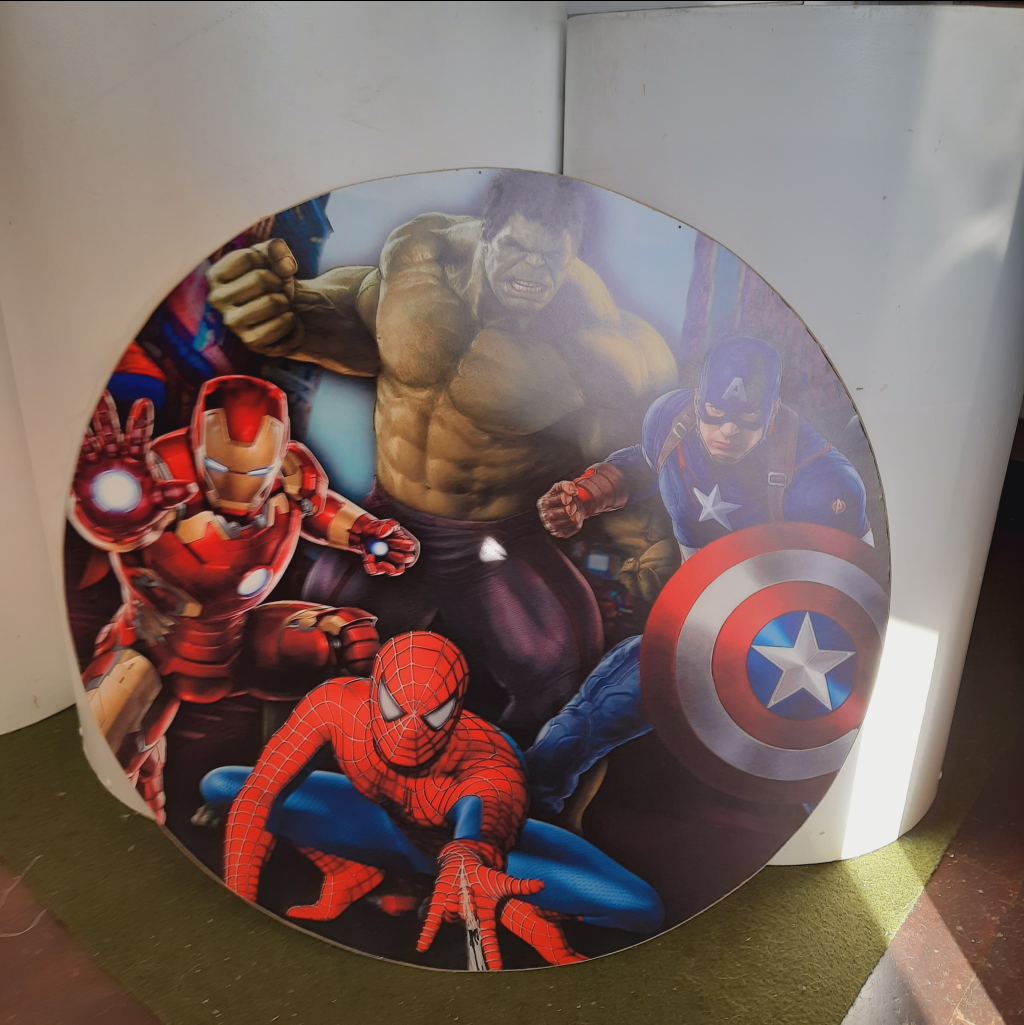 Totem Vingadores - Maluhe decorações 
