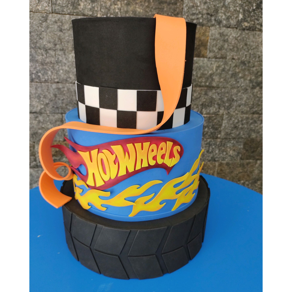 Bolo Eva Hot Wheels - Maluhe decorações 